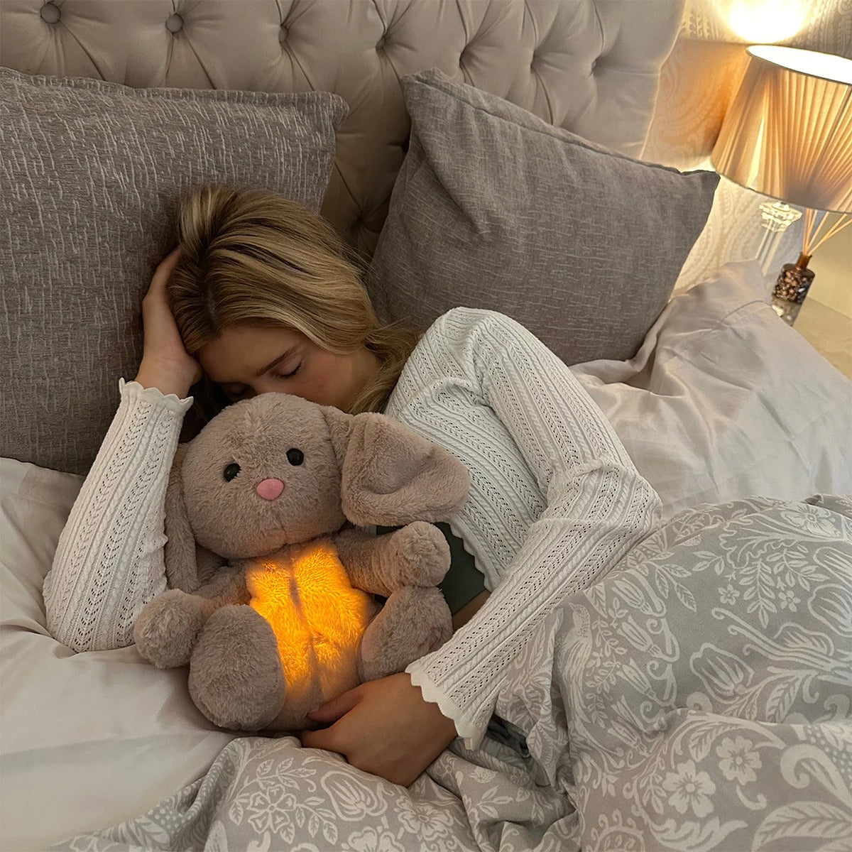 Conejo peluche relajante